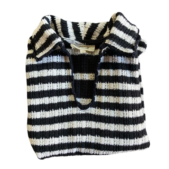 Madewell Crochet Knit Black and White Striped V Neck - Picture 2 of 7